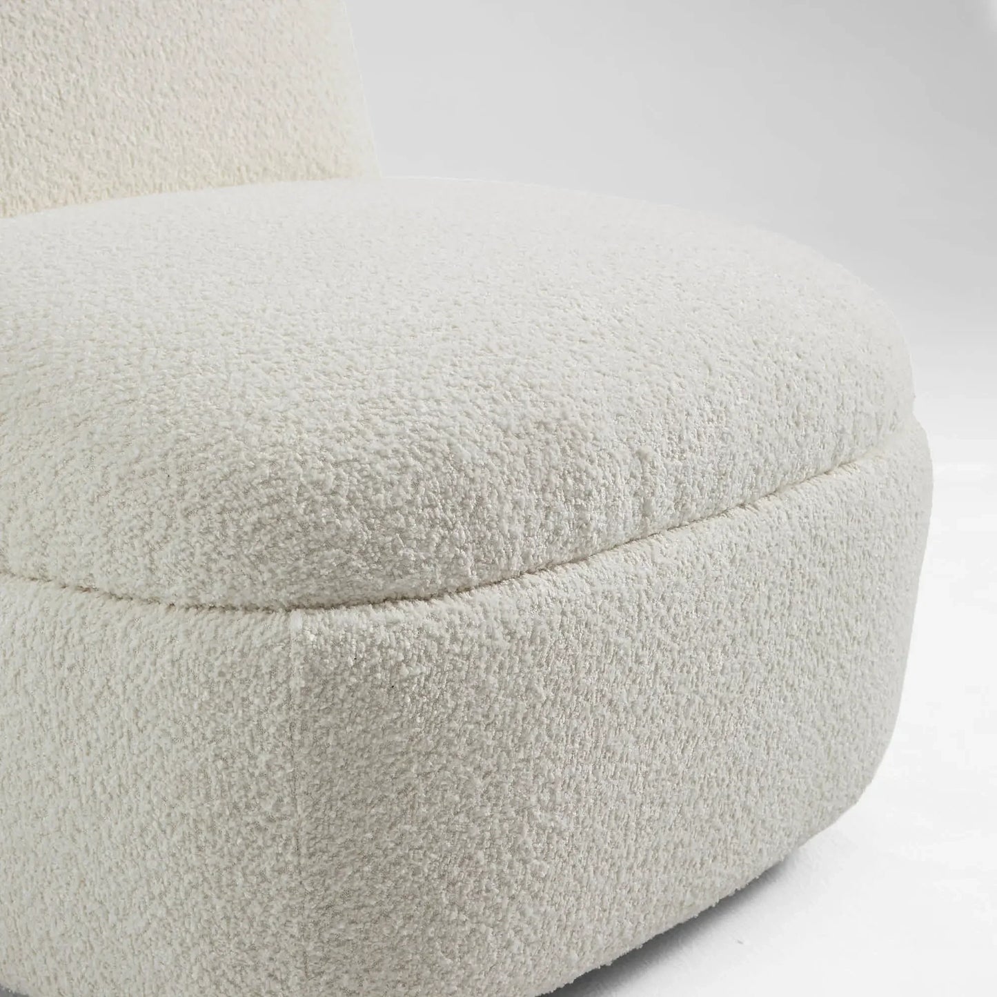 Niveous White Bouclé Swivel Chair